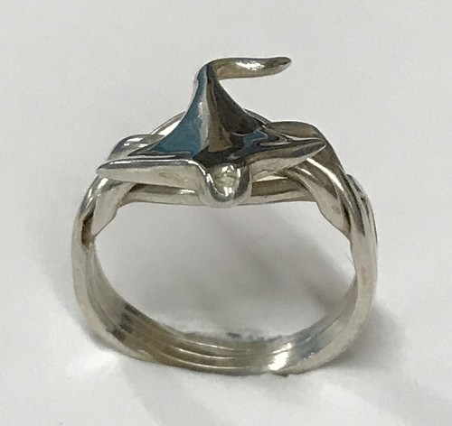 4 Stingray Ladies Puzzle Ring